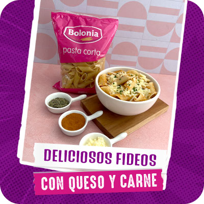 Deliciosos fideos con queso y carne