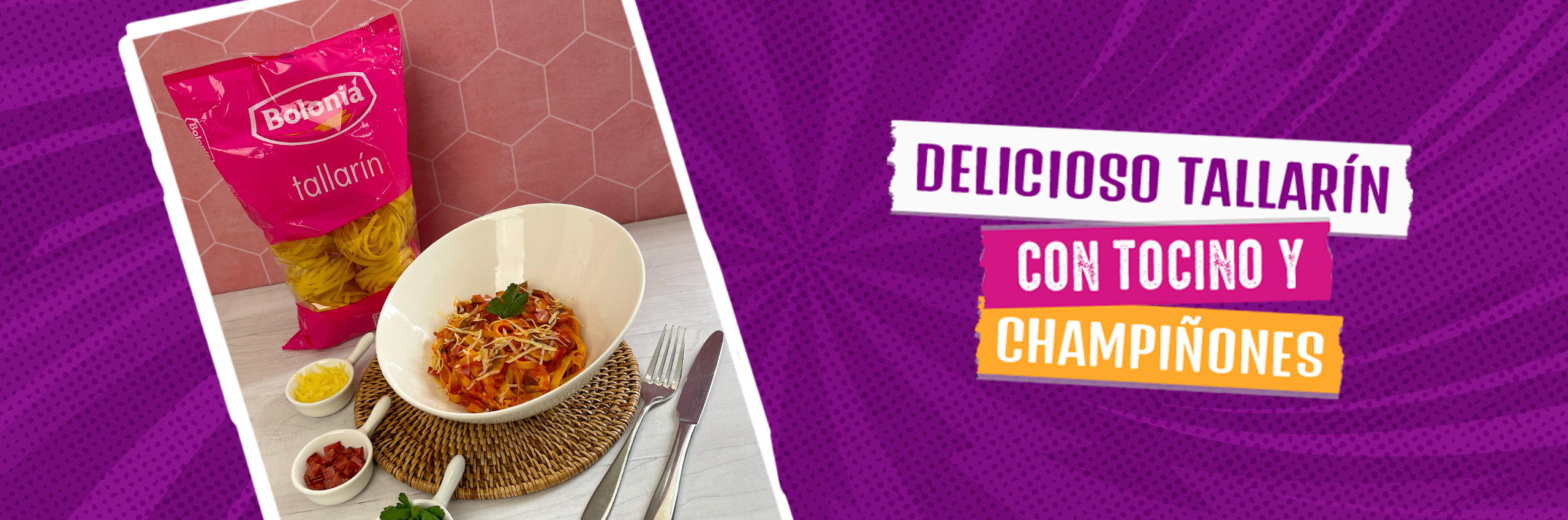 Delicioso tallarín con tocino y champiñones