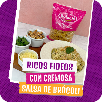 Ricos fideos con cremosa salsa de brócoli