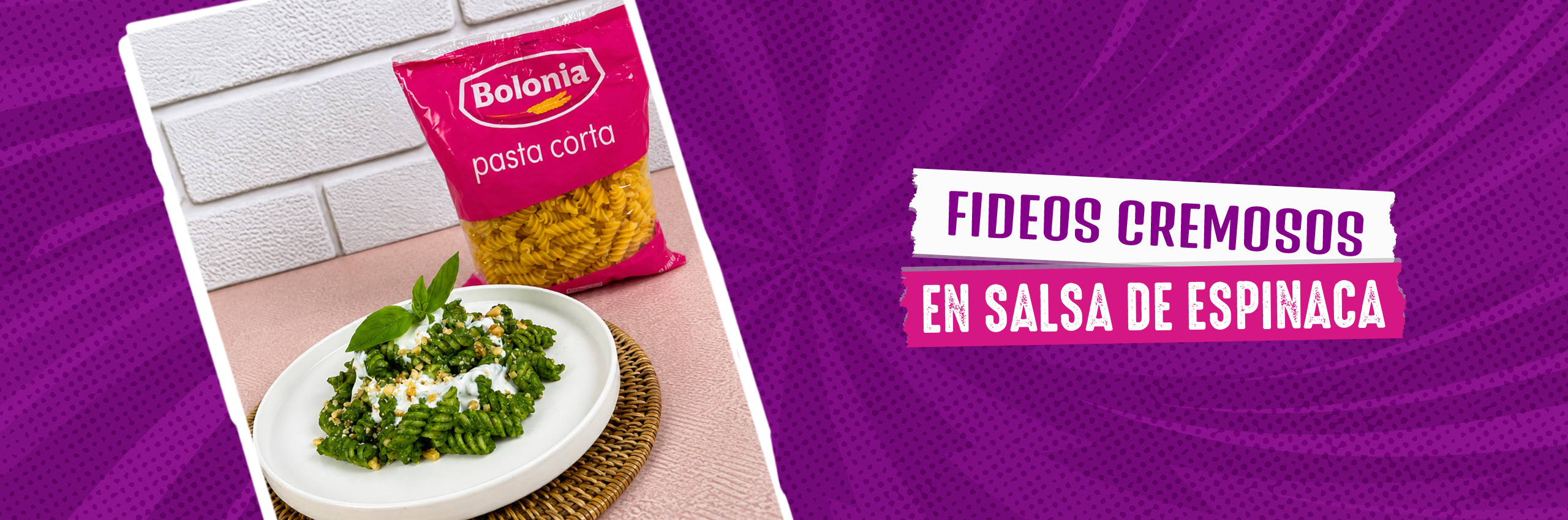 Fideos cremosos en salsa de espinaca