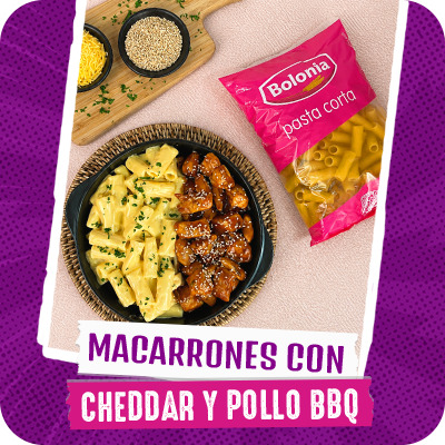 Macarrones con cheddar y pollo BBQ